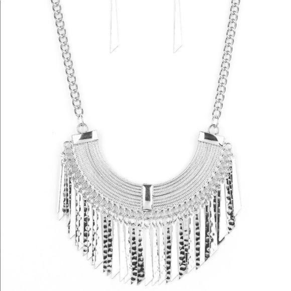 Paparazzi Accessories Jewelry - Impressively Incan – Silver Necklace Earrings Set